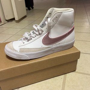Nike Blazer Mid '77